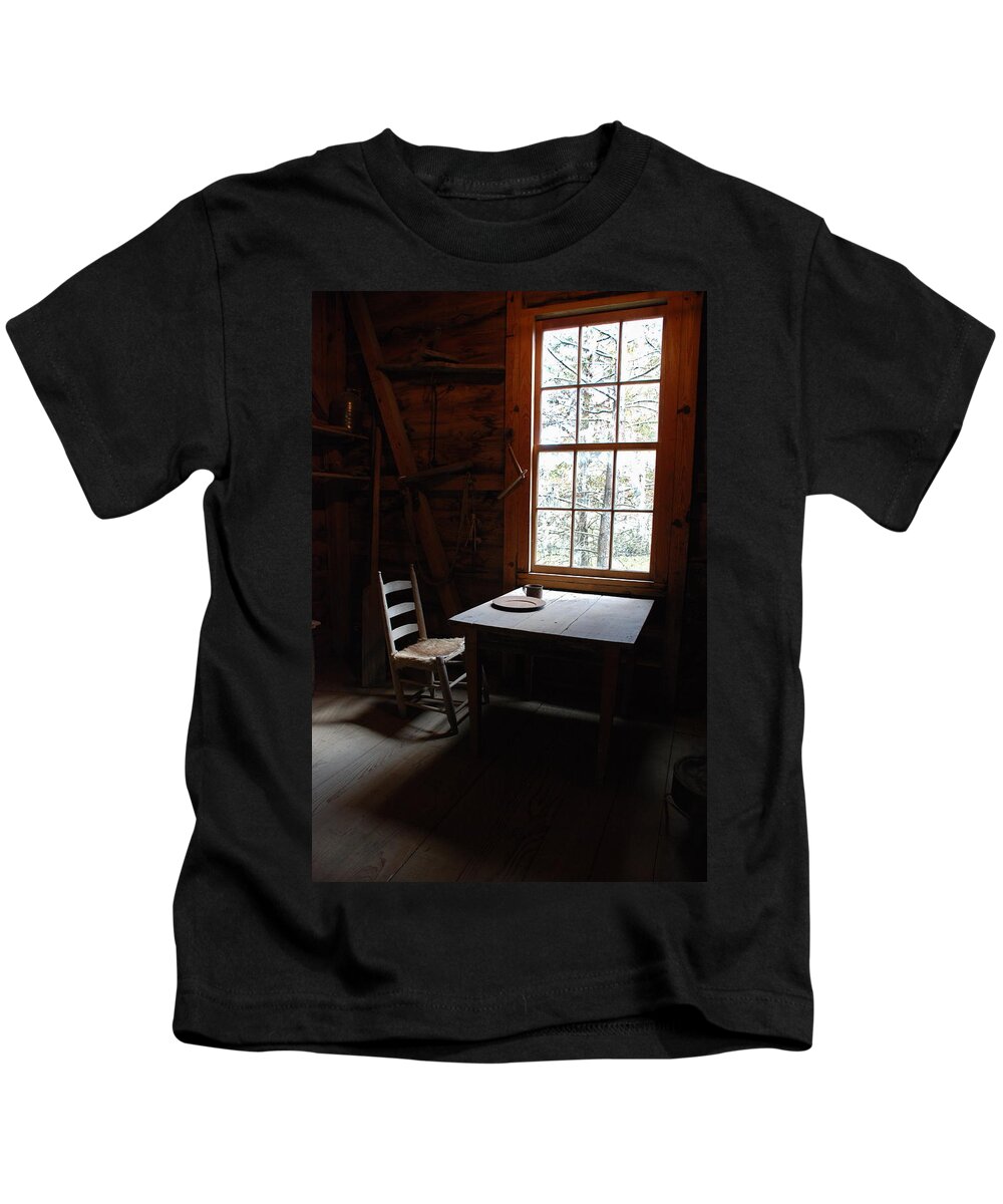 Louisiana Kids T-Shirt featuring the photograph Table For One by Ron Weathers