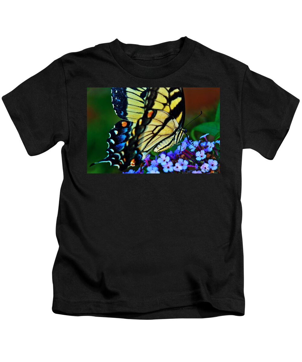 Butterfly Kids T-Shirt featuring the photograph Yellow Butterfly by Ed Peterson