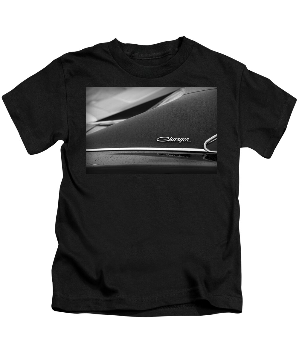 1968 Kids T-Shirt featuring the photograph 1968 Dodge Charger by Gordon Dean II