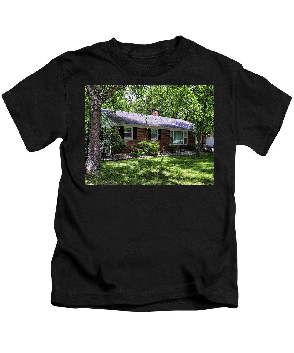 Real Estate Photography Kids T-Shirt featuring the photograph 908 Front on Shady Lane by Jeff Kurtz