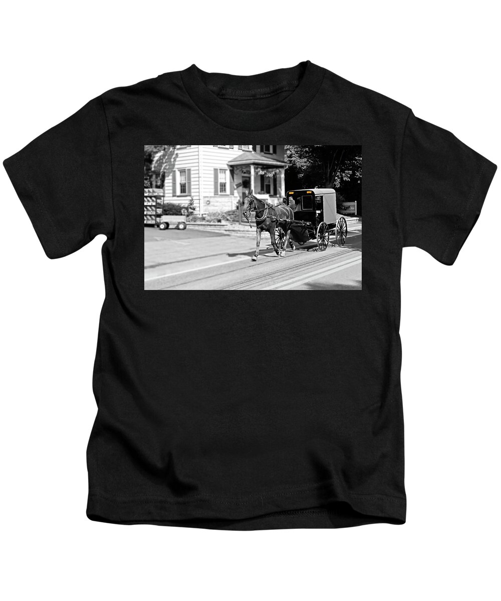 Amish Kids T-Shirt featuring the photograph Amish Country Series 4064 by Carlos Diaz