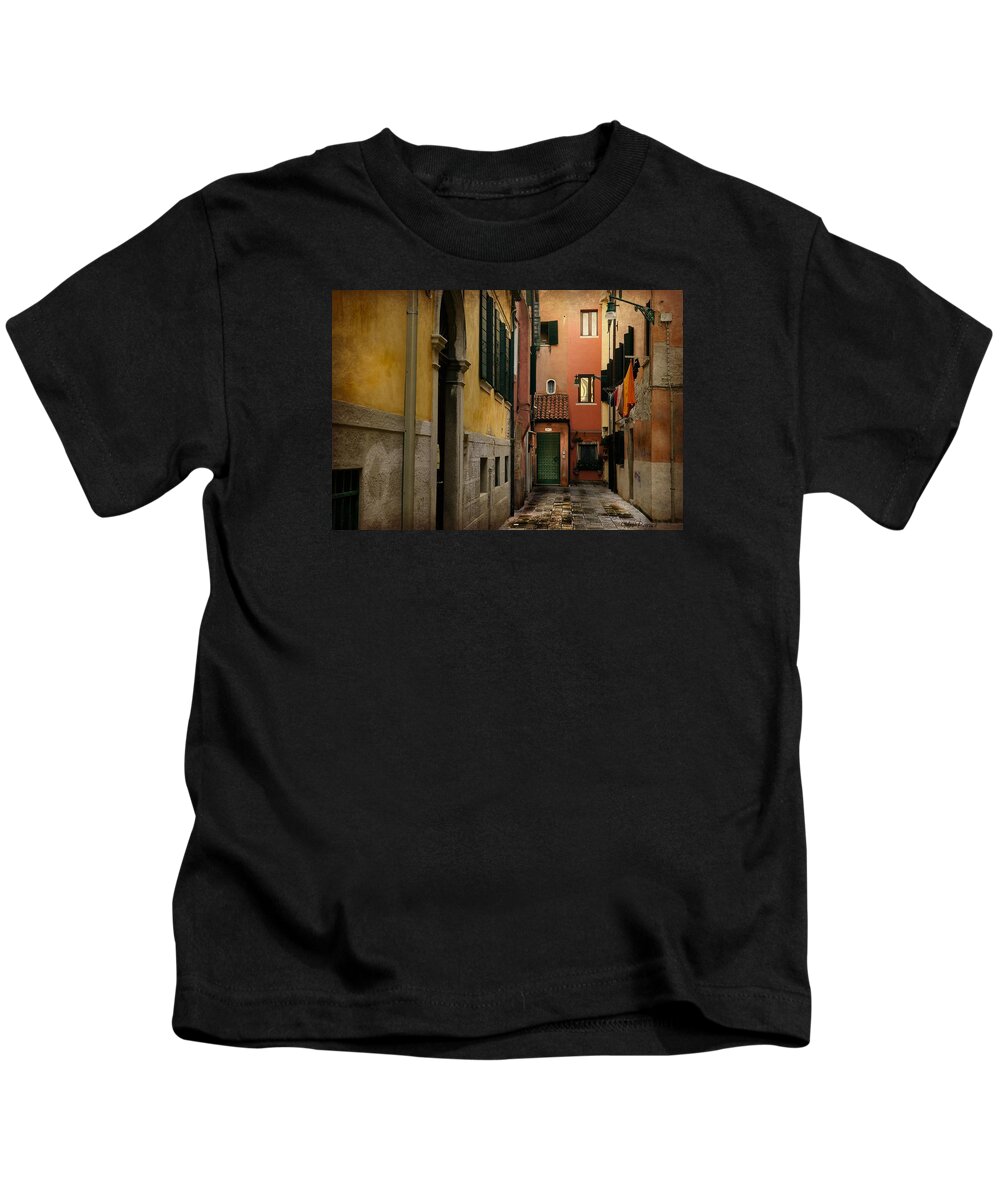 Street Kids T-Shirt featuring the photograph Bella Italia by Uri Baruch