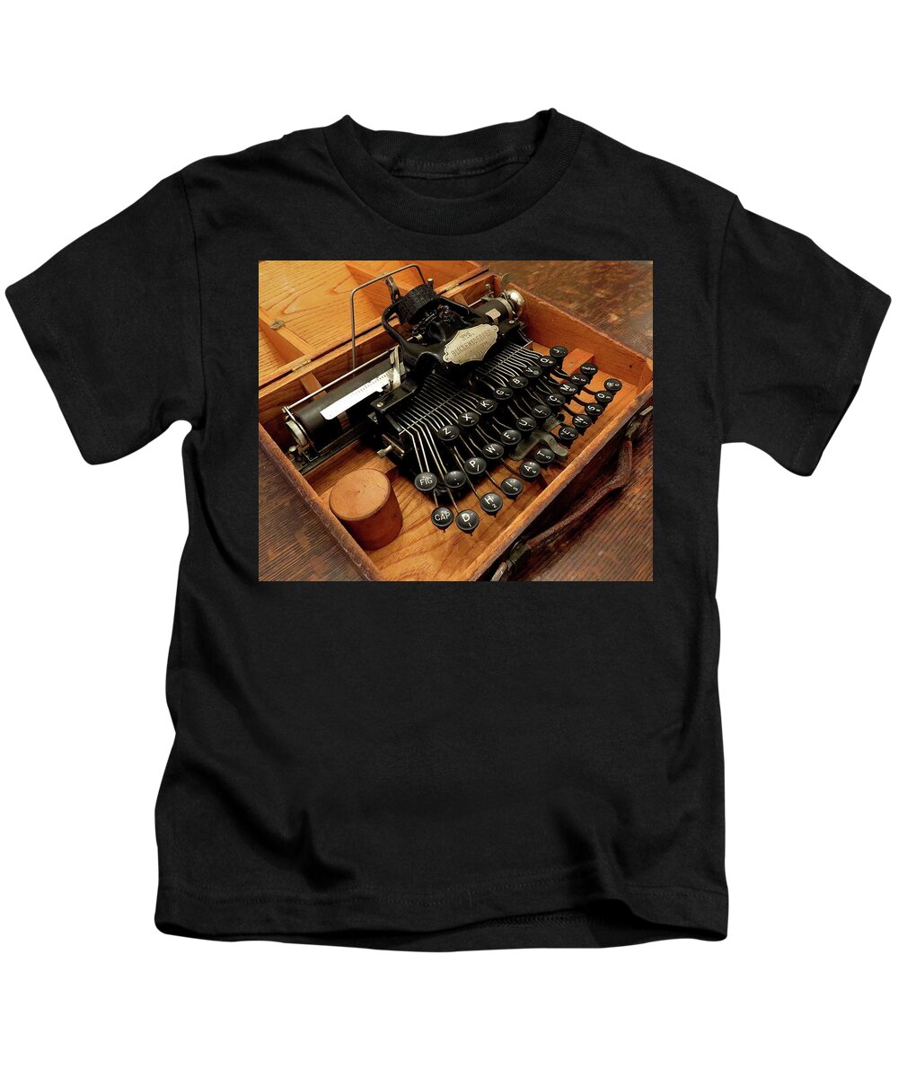 Typewriters Kids T-Shirt featuring the photograph Blickensderfer No. 5 by Linda Stern