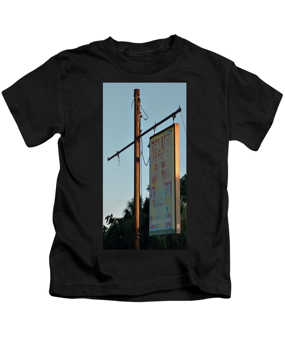 Photo Art Kids T-Shirt featuring the photograph Dental Services by Steve Sperry