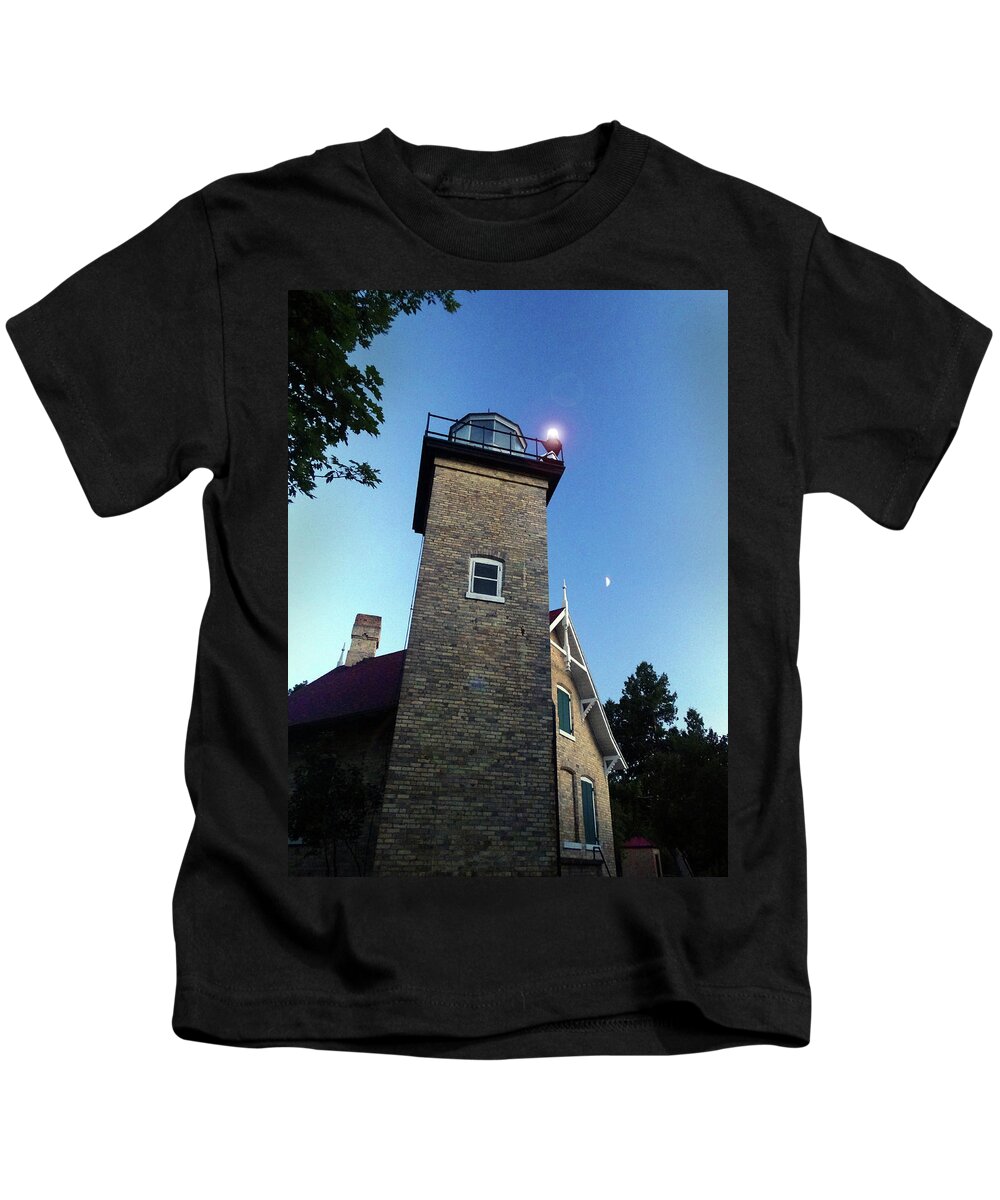 Eagle Bluff Lighthouse Kids T-Shirt featuring the photograph Eagle Bluff Light by David T Wilkinson