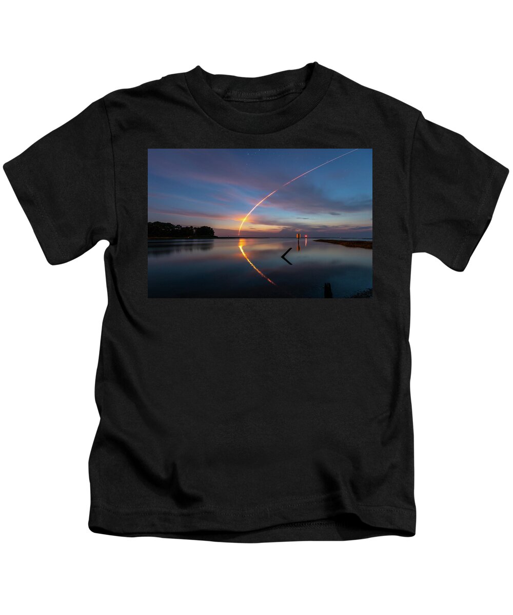 Photosbymch Kids T-Shirt featuring the photograph Early morning Launch by M C Hood