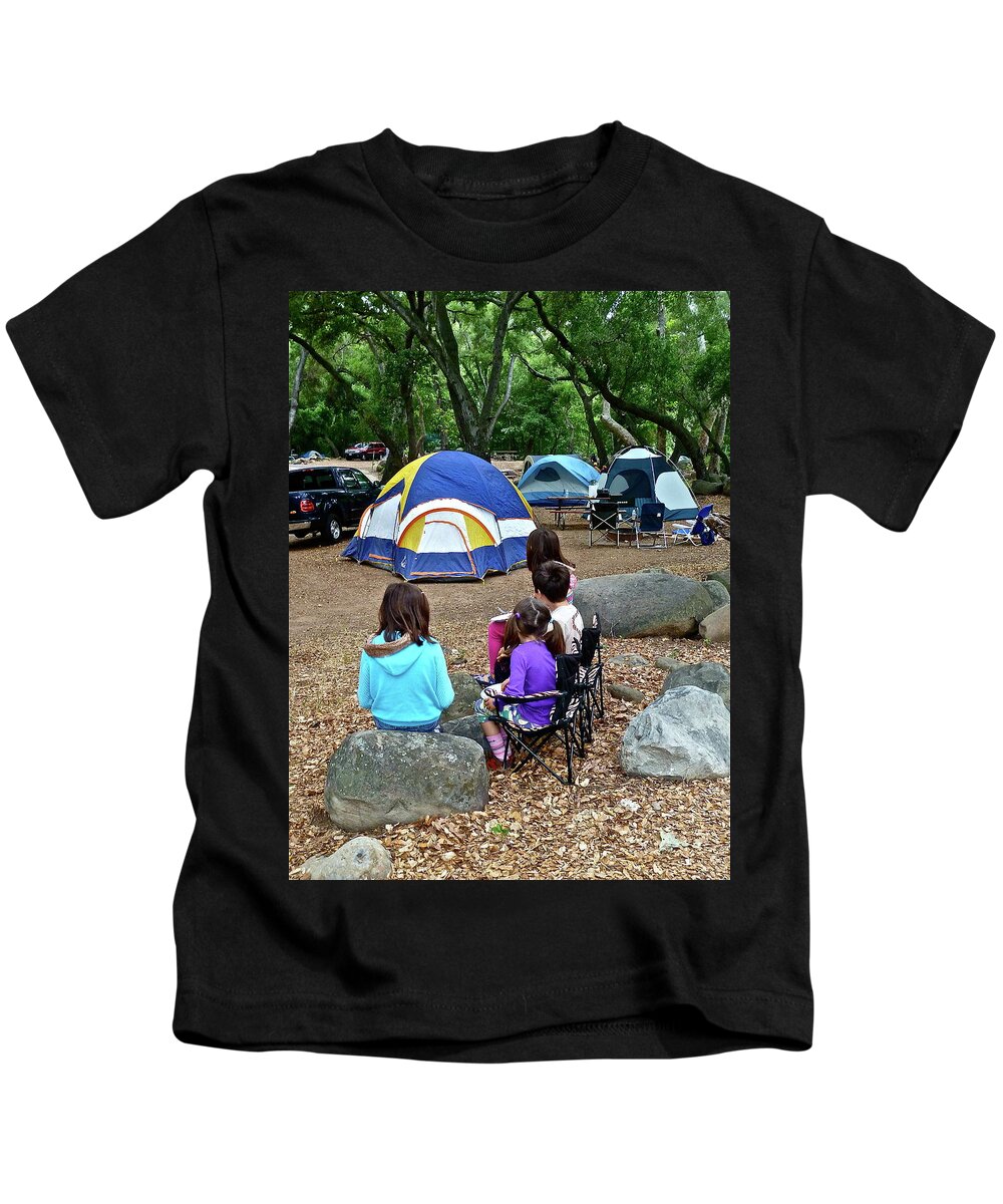 People Kids T-Shirt featuring the photograph Fond Memories by Diana Hatcher