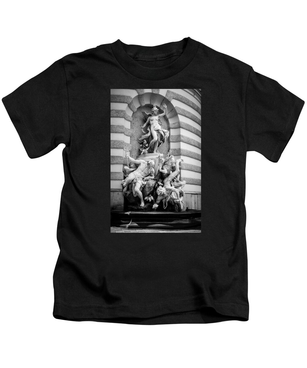 Fountain Kids T-Shirt featuring the photograph Mastery of the Sea - Vienna B W by Pamela Newcomb