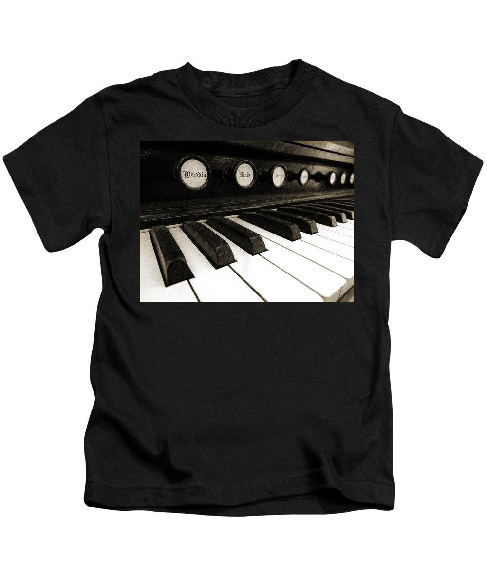 Music History Kids T-Shirt featuring the photograph Melodia by David T Wilkinson