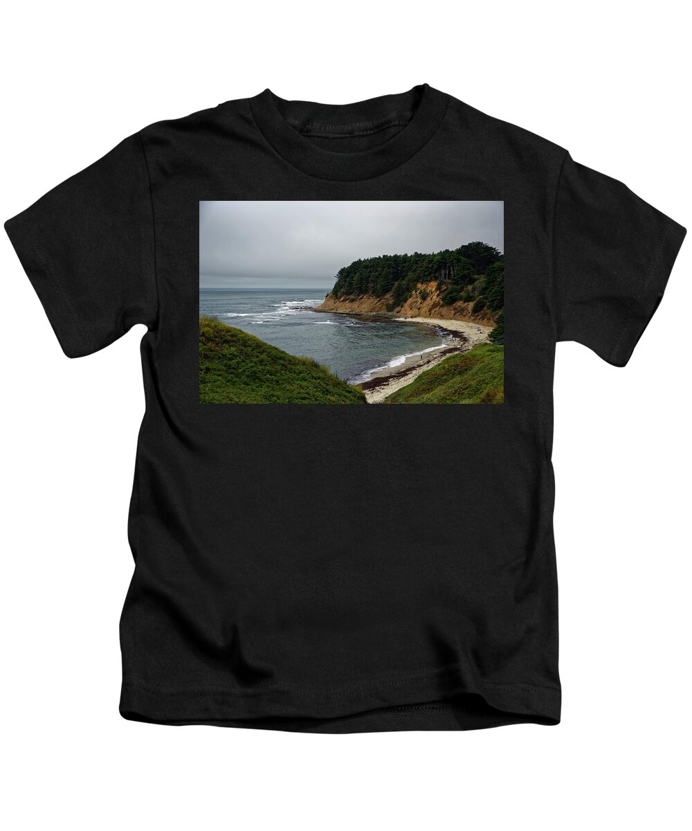 Landscape. Ocean Kids T-Shirt featuring the photograph Moss Beach by Peter Ponzio