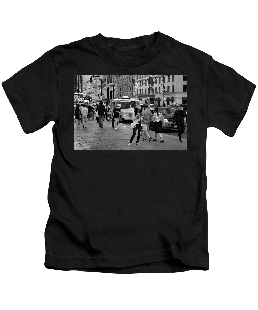 Photograph Kids T-Shirt featuring the photograph New York, New York 19 by Ron Cline