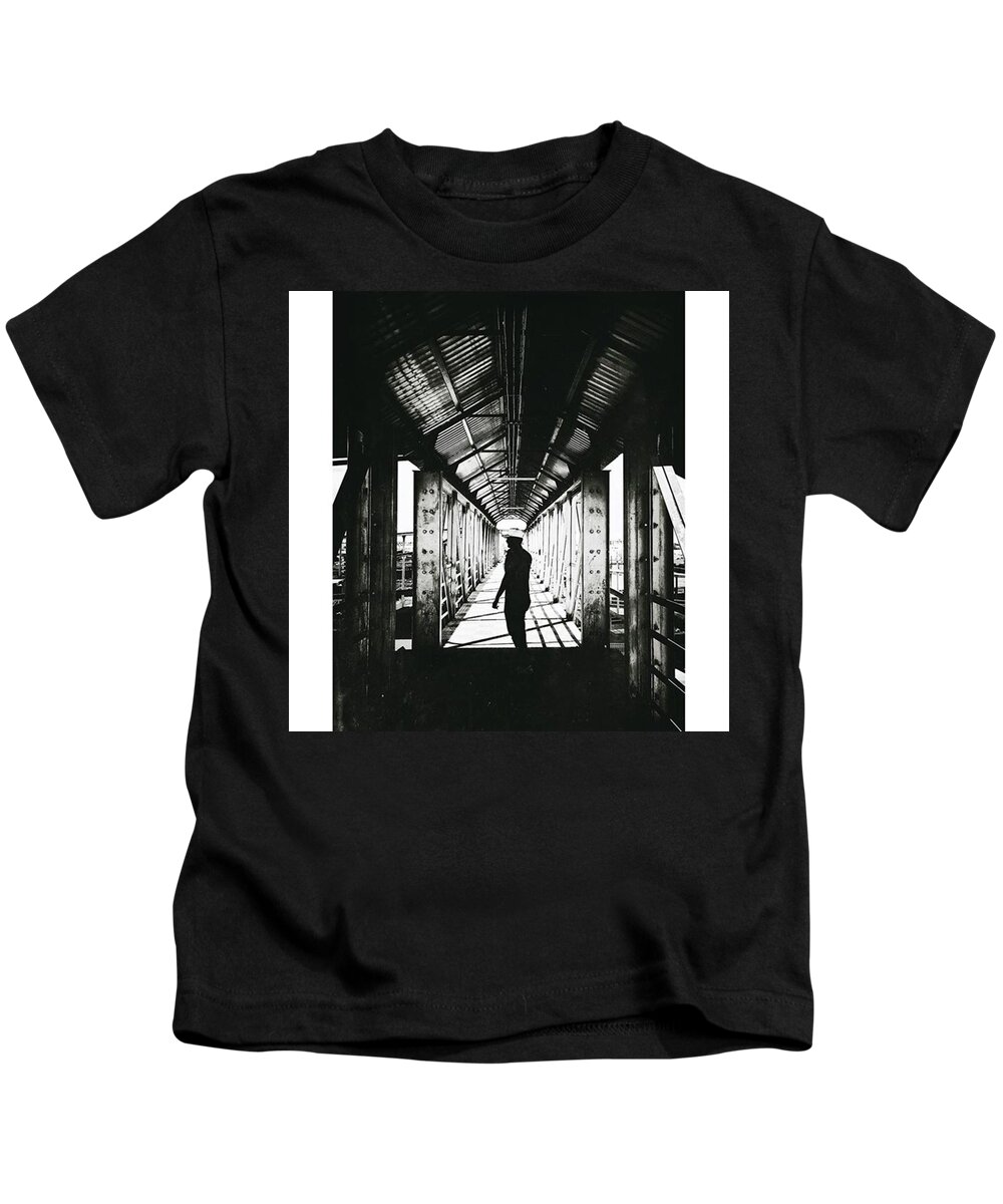 _soi Kids T-Shirt featuring the photograph Point Of by Manthan Patel