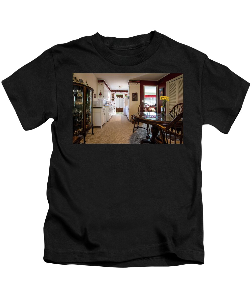  Real Estate Photography Kids T-Shirt featuring the photograph Sample Kitchen - 908 by Jeff Kurtz