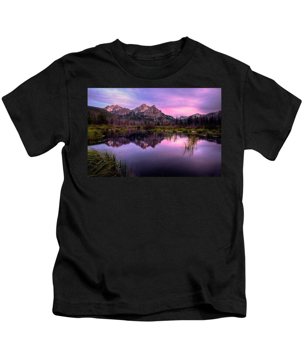 Stanley Idaho Kids T-Shirt featuring the photograph Sawtooth Reflections by Ryan Smith