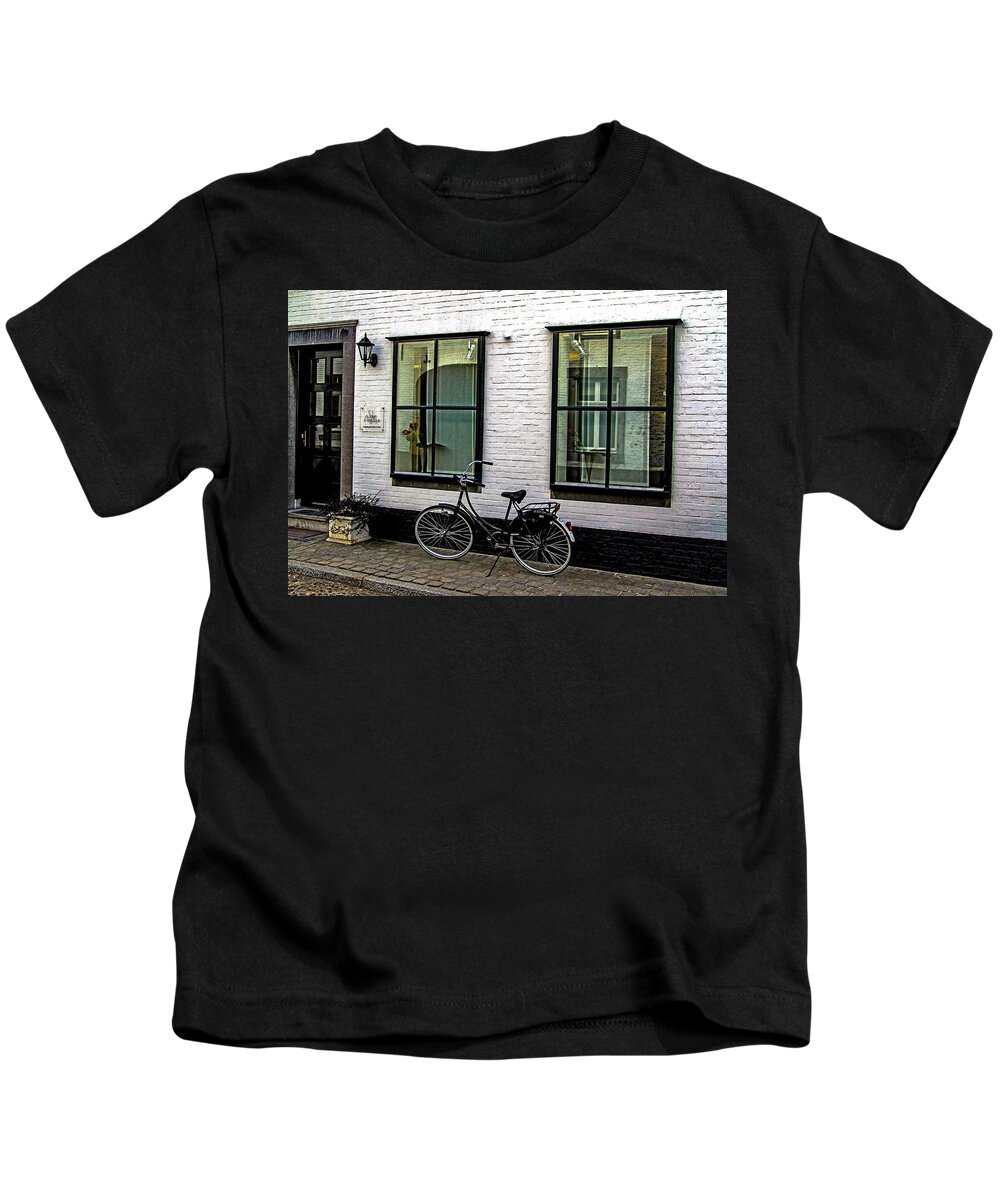 Brick Kids T-Shirt featuring the photograph Simplicity by Tim Dussault