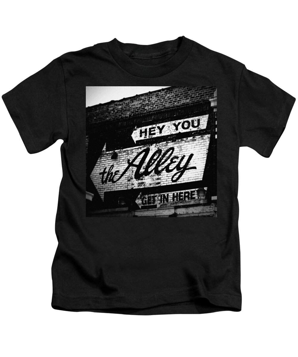 Chicago Kids T-Shirt featuring the photograph The Alley Chicago by Kyle Hanson