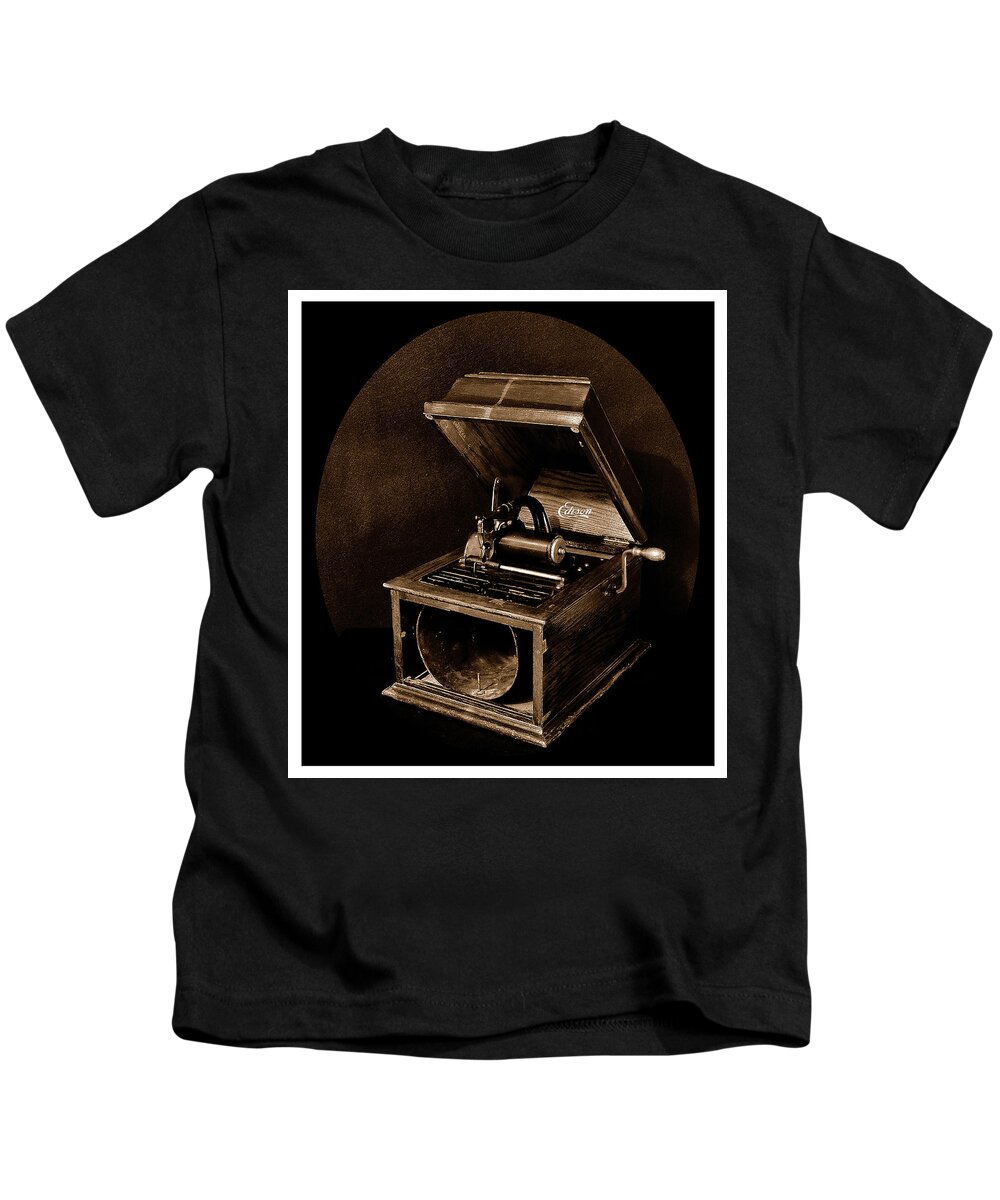 Victrola Kids T-Shirt featuring the photograph The Old Victrola by Mark Fuller
