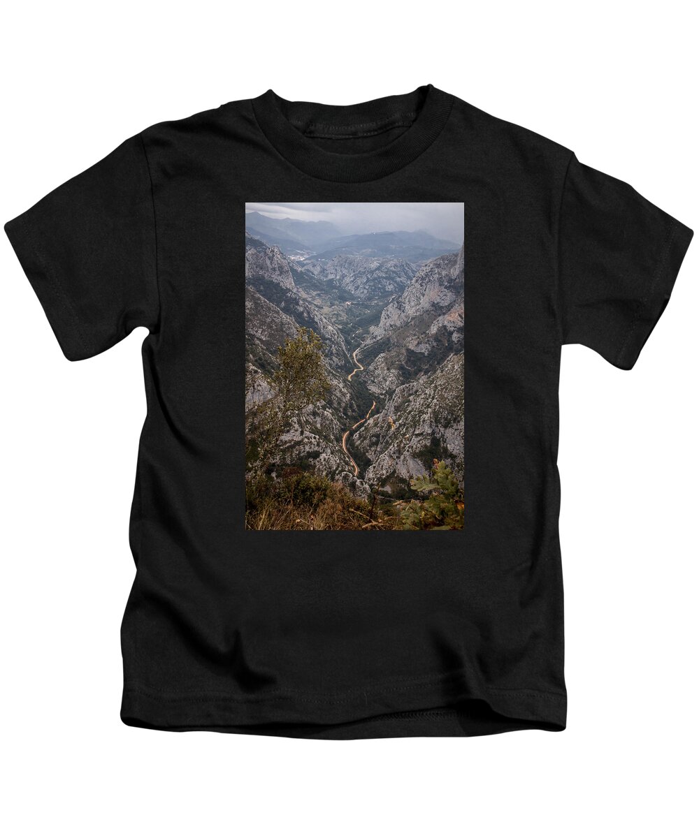 Landscape Kids T-Shirt featuring the photograph The Road by Santi Carral