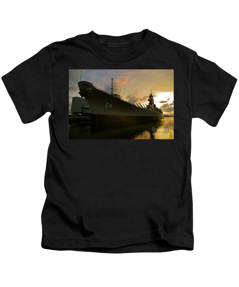 Bb-64 Kids T-Shirt featuring the photograph Wisconsin at Nauticus by Tim Mulina