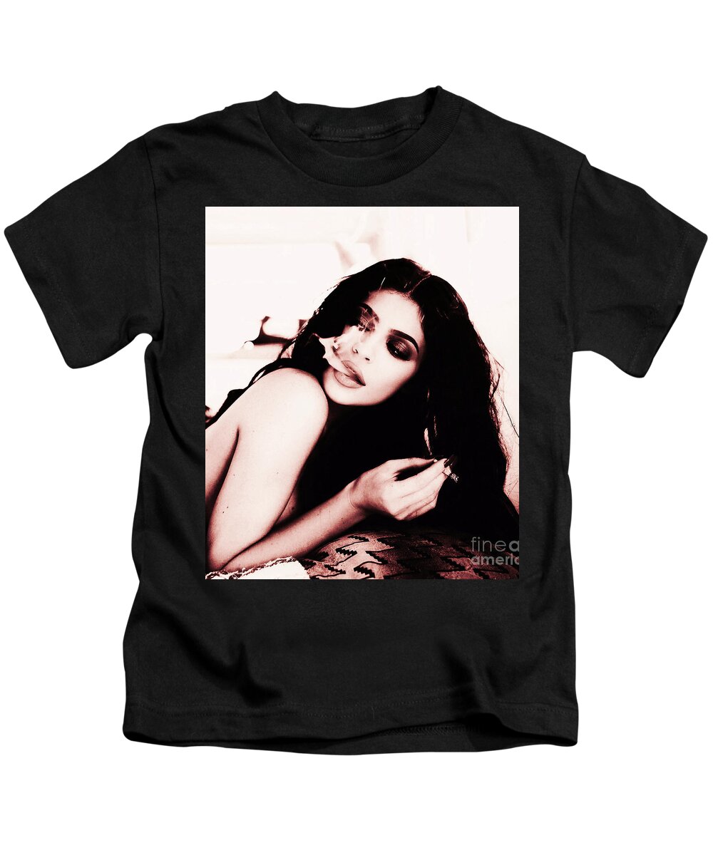 fødselsdag Omkostningsprocent uberørt Kylie Jenner Kids T-Shirt by Valentina Hramov - Fine Art America
