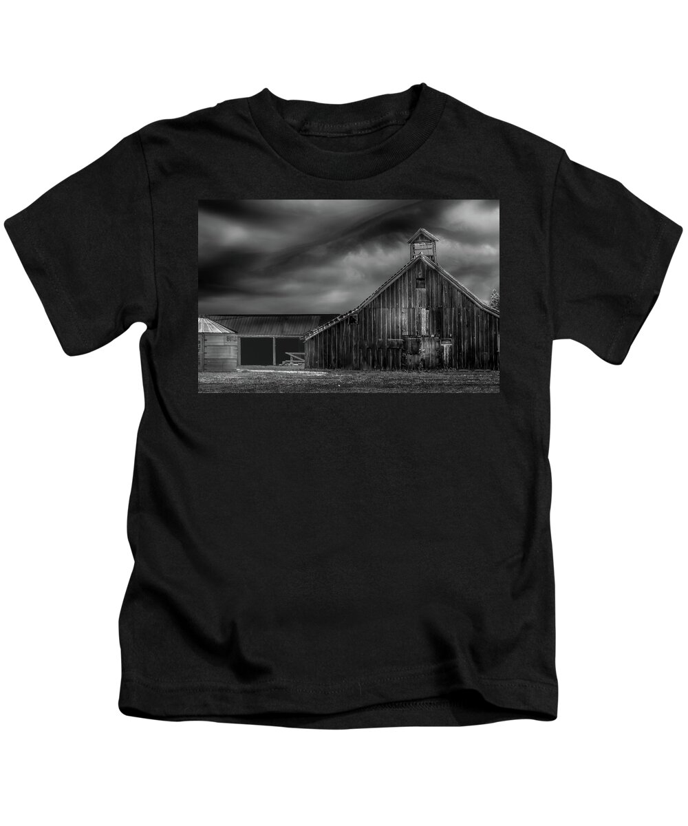 Barn Kids T-Shirt featuring the photograph Historic Barn by Laura Terriere