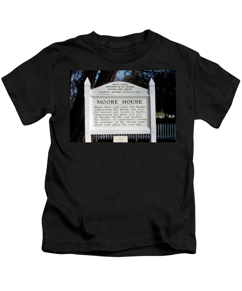 Historical marker for Moore House in Yorktown - PACI100 00726 Kids T-Shirt