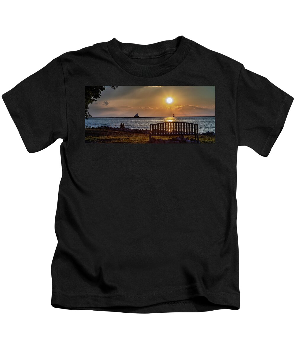 Sunset Kids T-Shirt featuring the photograph Lakeview Park Sunset by Rod Best