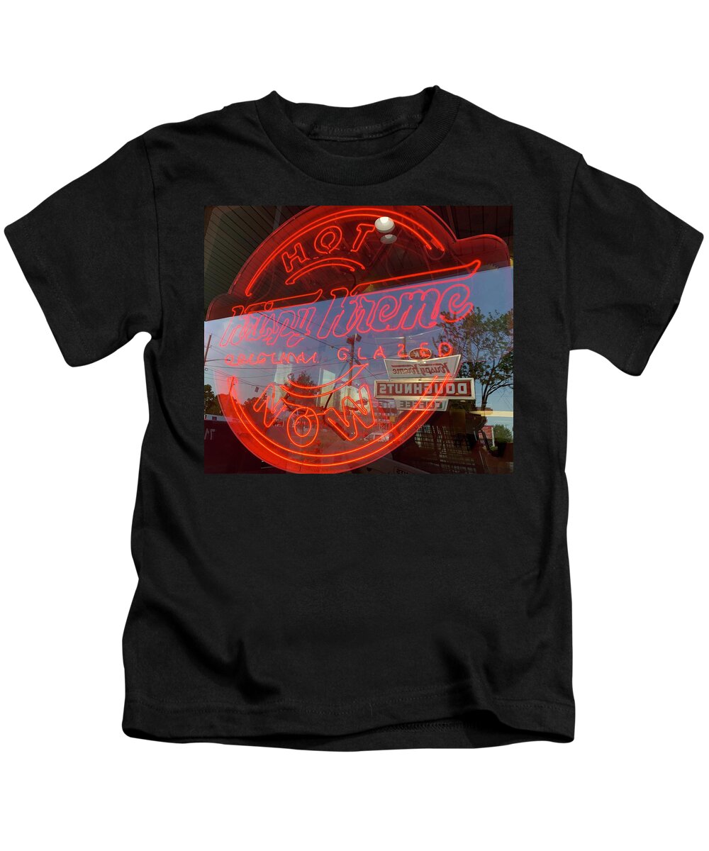 Doughnut Kids T-Shirt featuring the photograph The Light Is On by Lee Darnell