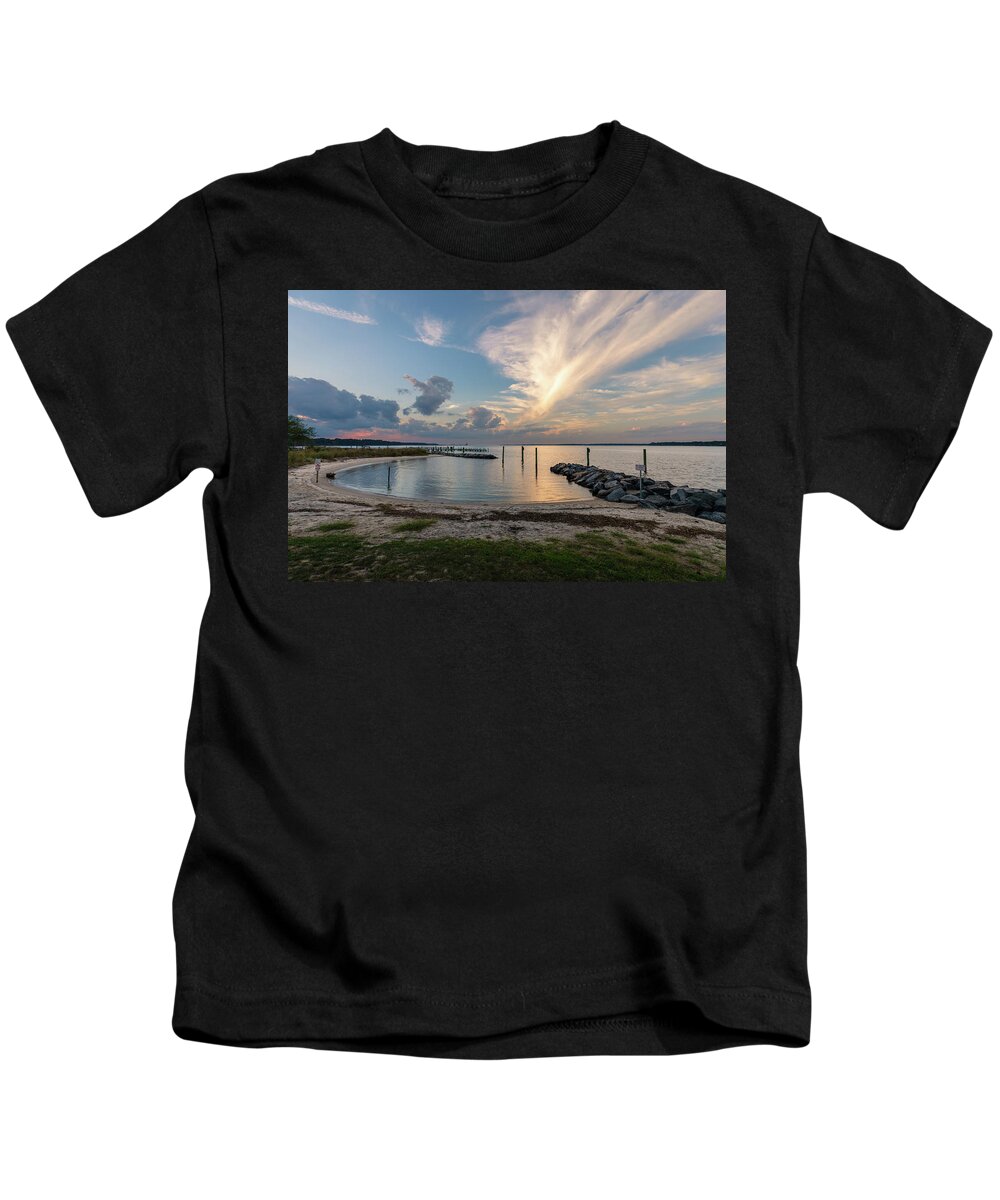 Yorktown Kids T-Shirt featuring the photograph Yorktown Sunset by Lara Morrison
