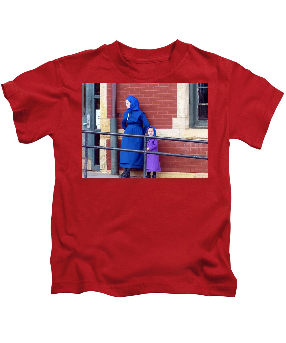 Amish Kids T-Shirt featuring the photograph Waiting for the Train by Rosanne Licciardi