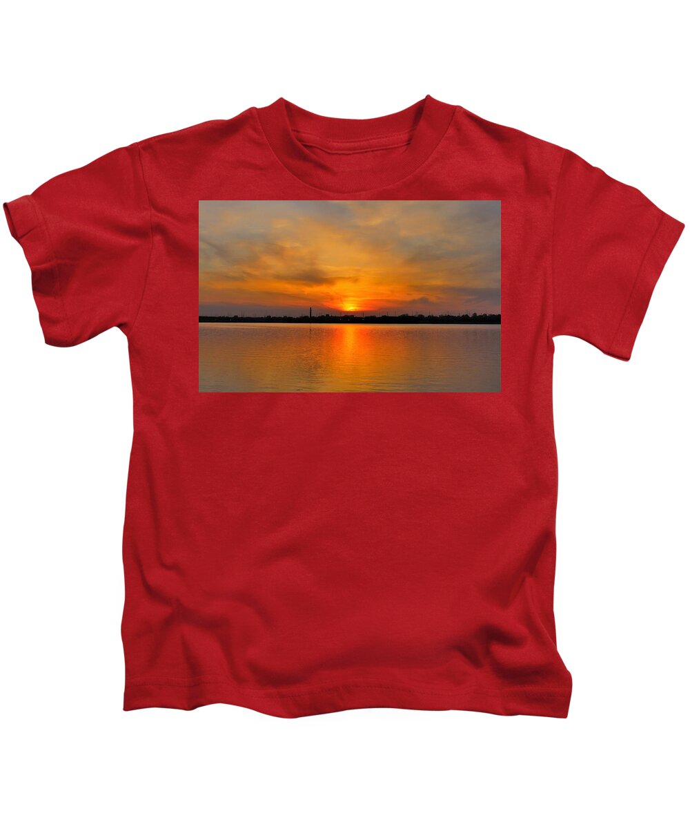 Sunset Kids T-Shirt featuring the photograph May Sunset on the Delaware River #2 by Linda Stern