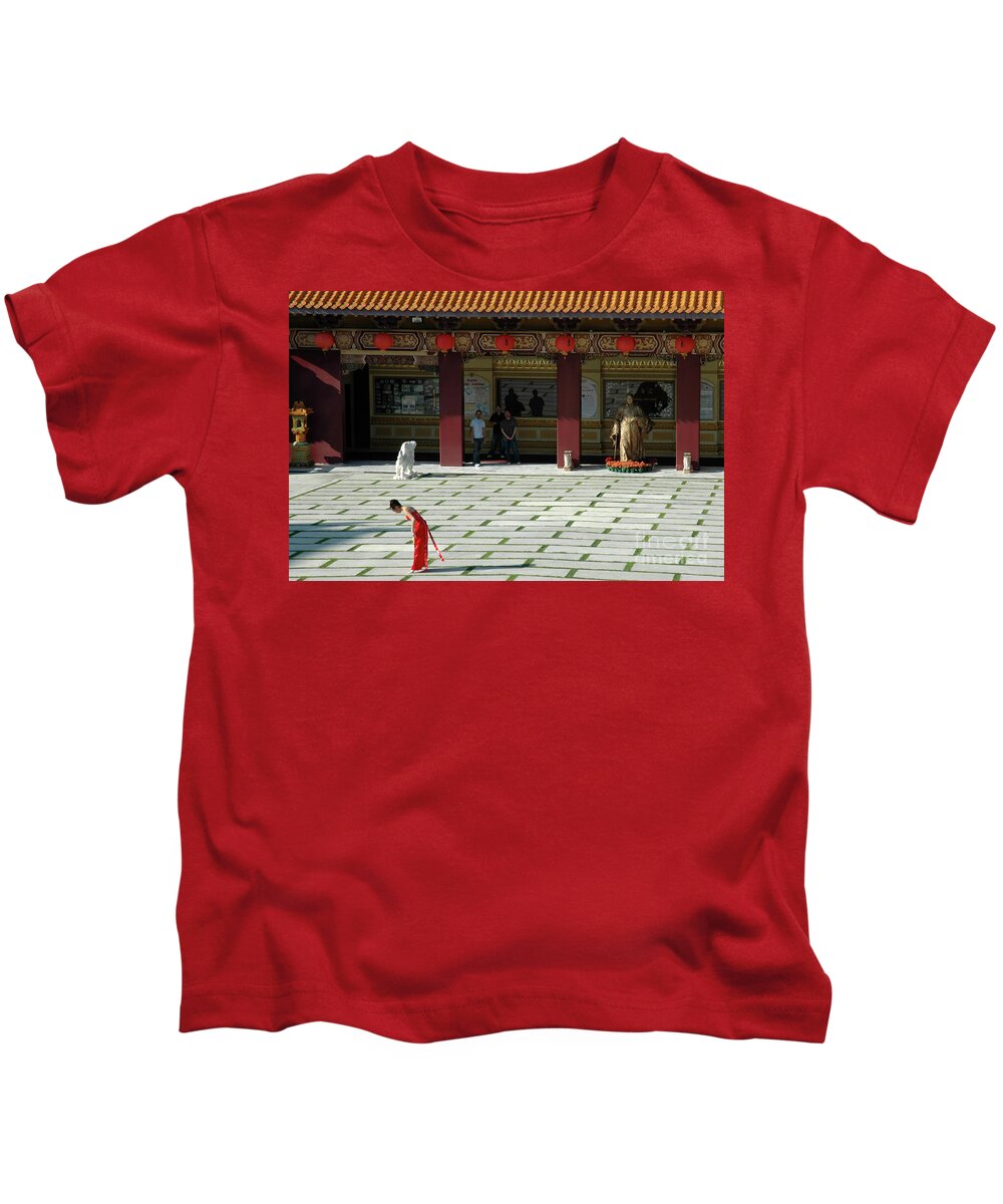 Temple Kids T-Shirt featuring the photograph Temple bow by Michael Ziegler