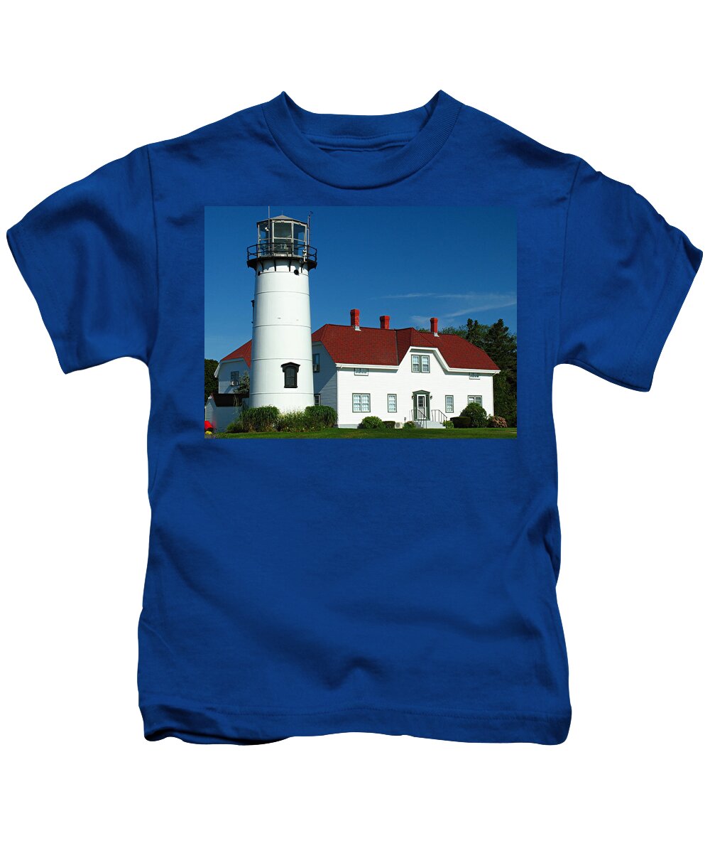 Lighthouse Kids T-Shirt featuring the photograph Chatham Lighthouse by Juergen Roth