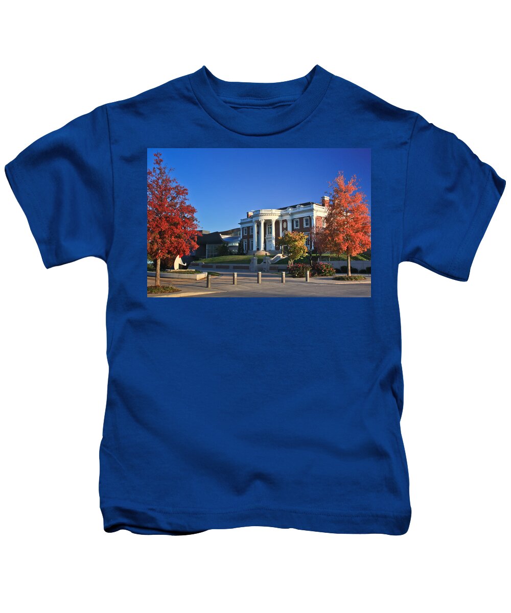 Chattanooga Kids T-Shirt featuring the photograph Hunter Museum in Autumn by Tom and Pat Cory