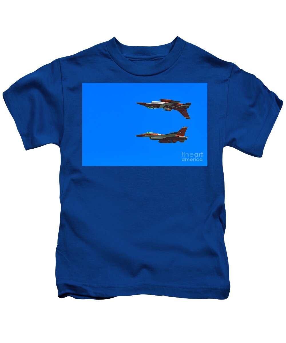 Aerobatics Kids T-Shirt featuring the photograph Inverted by Ray Shiu