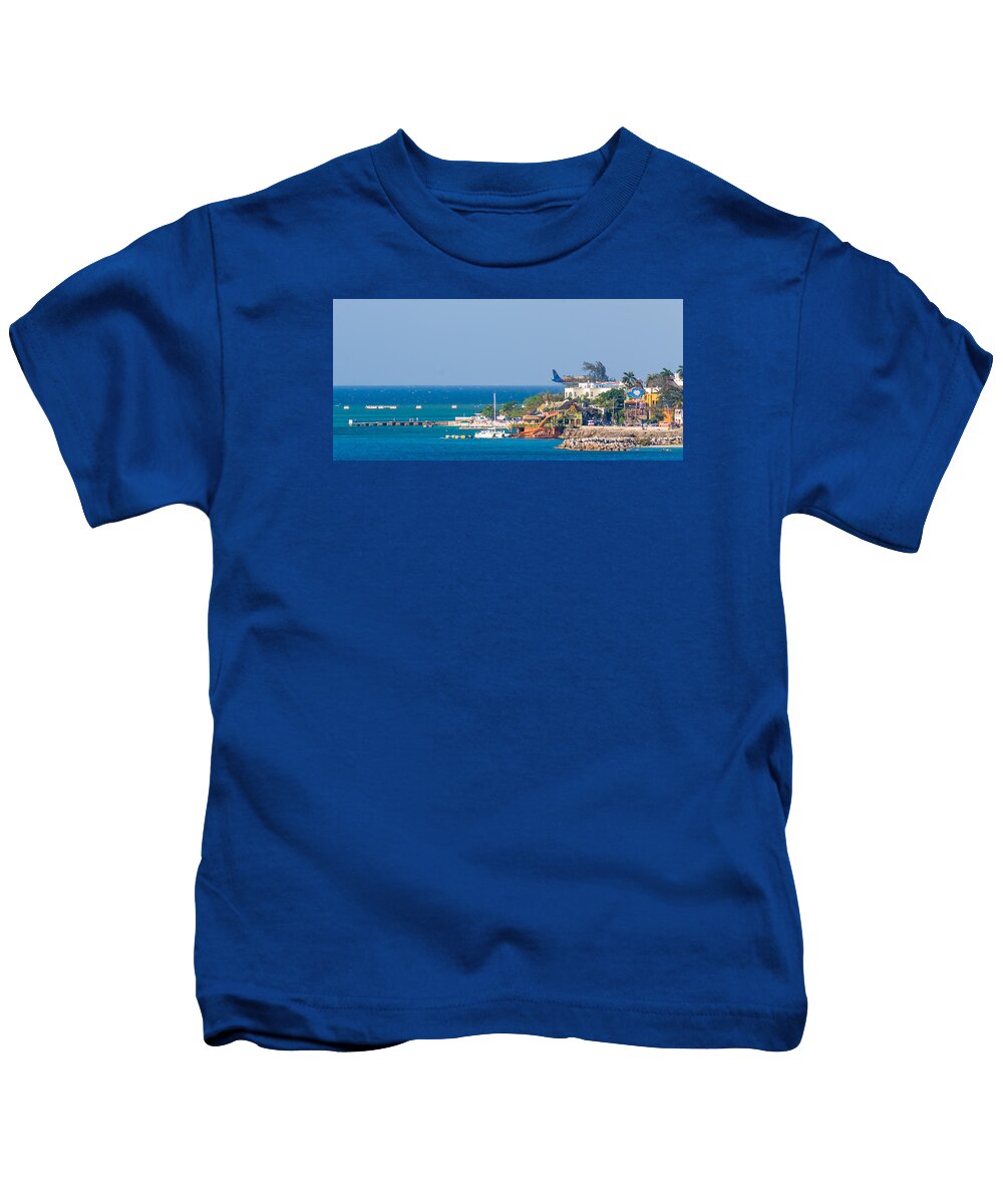 Jamaica Kids T-Shirt featuring the photograph Landing at Jamaica's Montego Bay by Charles McCleanon