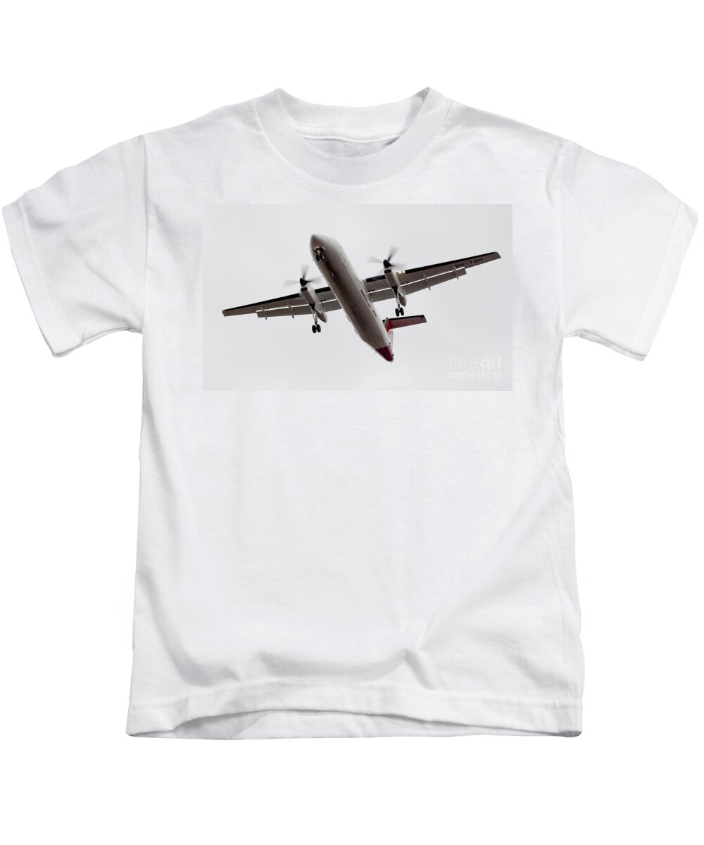 Dhc8 Kids T-Shirt featuring the photograph Bombardier DHC 8 by Steven Ralser