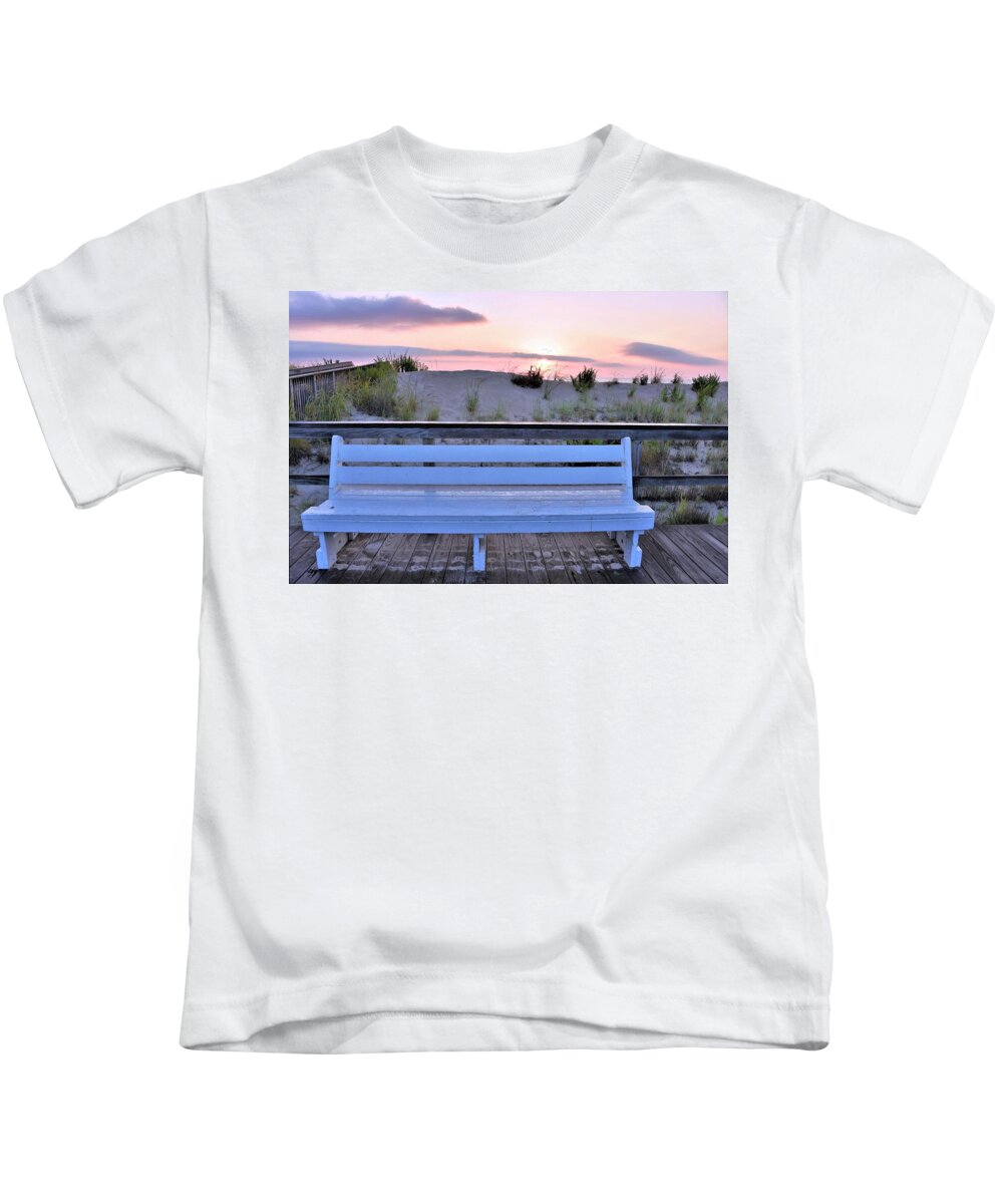 Boardwalk Kids T-Shirt featuring the photograph A Welcome Invitation - The Boardwalk Bench by Kim Bemis