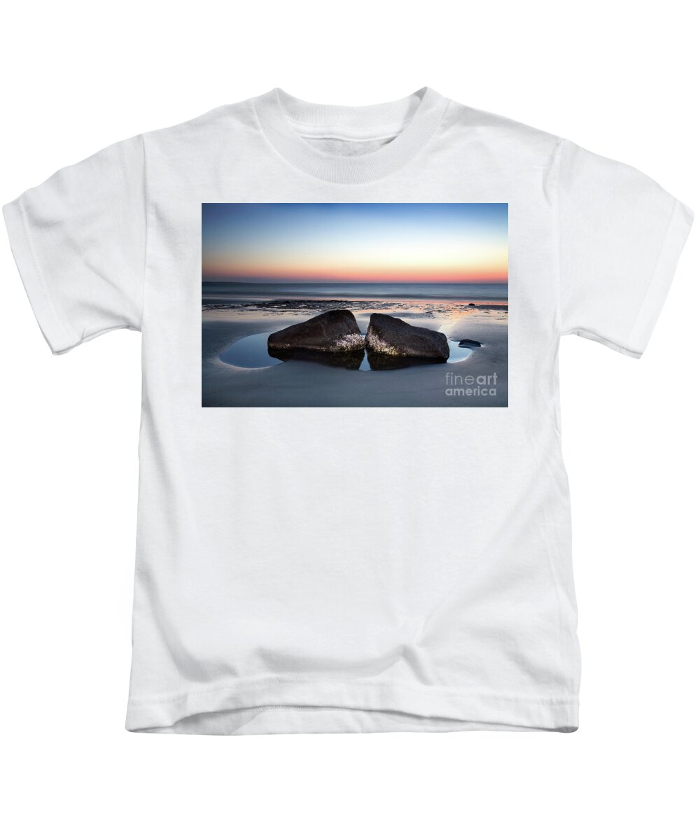Jekyll Island Kids T-Shirt featuring the photograph Kissing Rocks by Patti Schulze