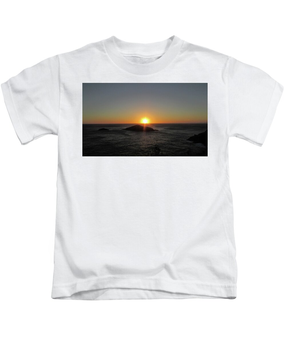 Sunset Kids T-Shirt featuring the photograph Sun Rays by Cesar Vieira