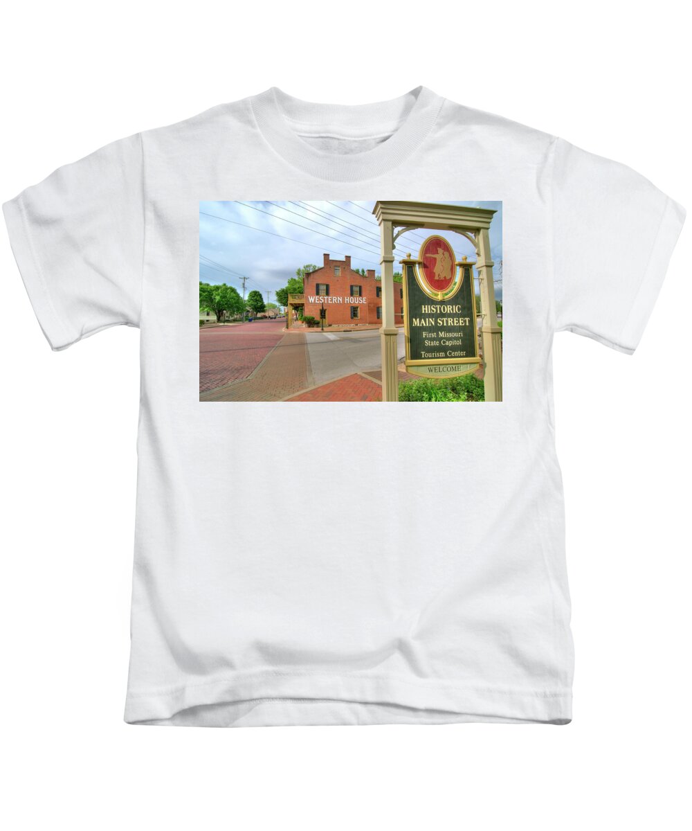 Missouri Kids T-Shirt featuring the photograph Western House 2 by Steve Stuller