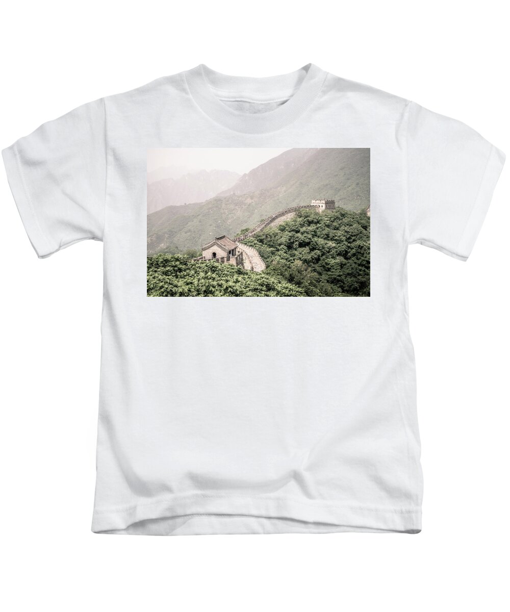 China Kids T-Shirt featuring the photograph Hazy Great Wall by Shuwen Wu