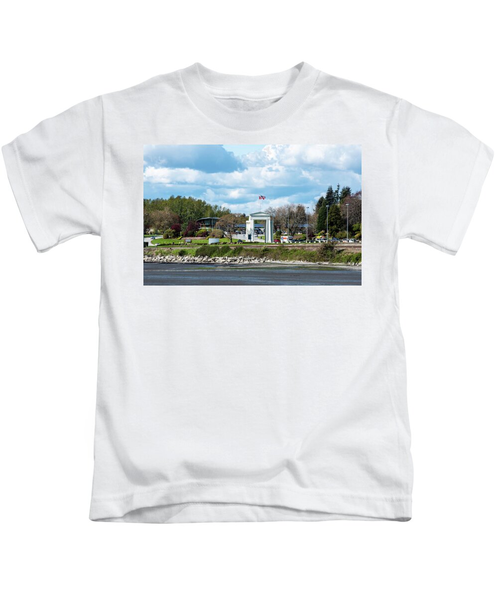 Peace Arch Gateway Kids T-Shirt featuring the photograph Peace Arch Gateway by Tom Cochran