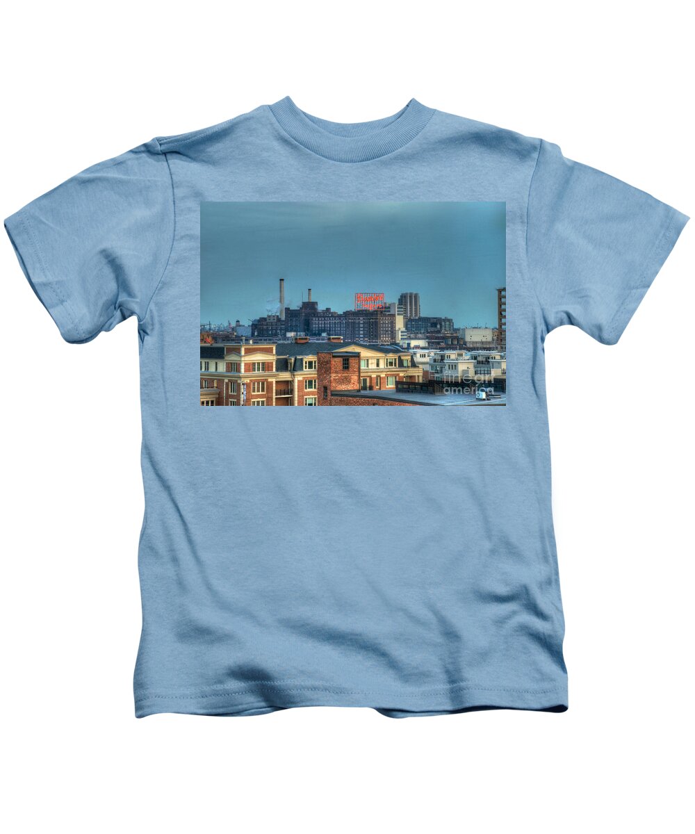 Tonemapped Kids T-Shirt featuring the photograph Domino Sugars Sign Day by Mark Dodd