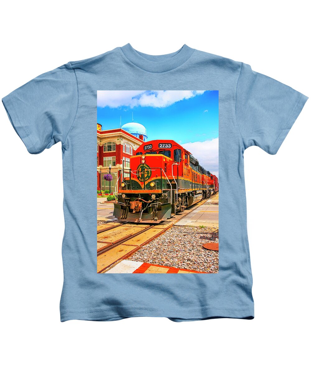 Orange Kids T-Shirt featuring the photograph BNSF Orange Loco by Chris Smith
