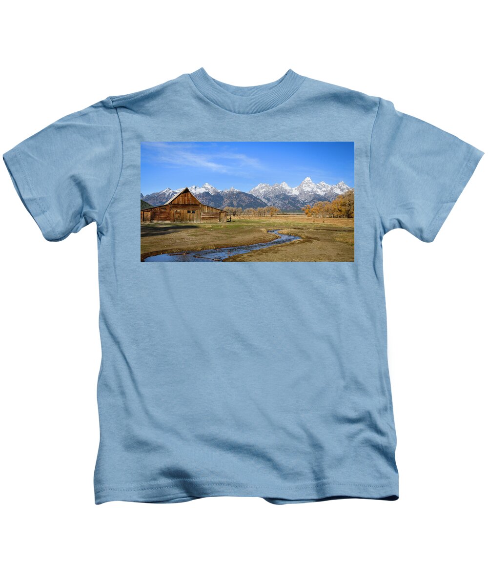Building Kids T-Shirt featuring the photograph Moulton Barn 2 by Catherine Avilez