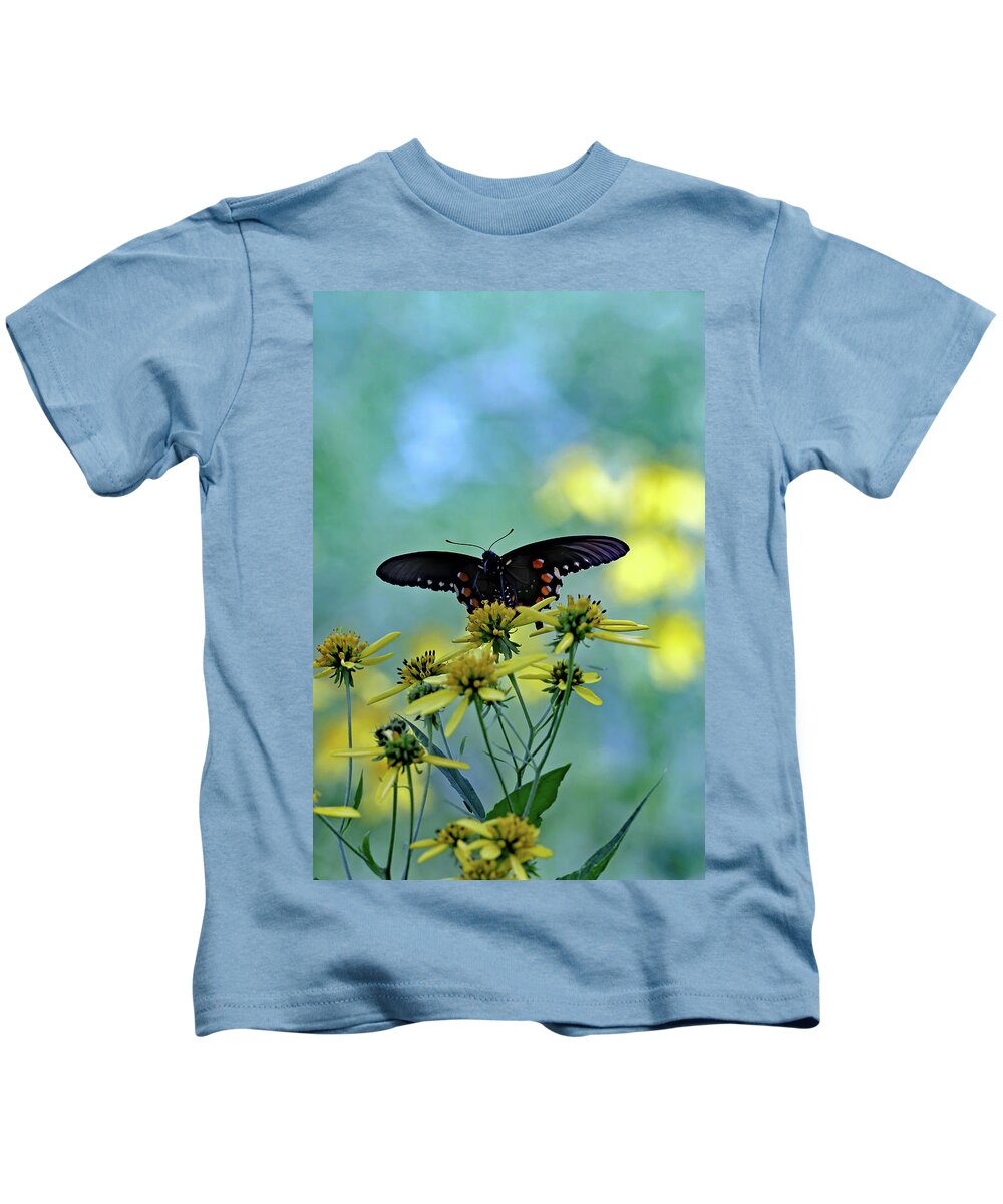 Tennessee Kids T-Shirt featuring the photograph Takeoff From A Wingstem by Jennifer Robin
