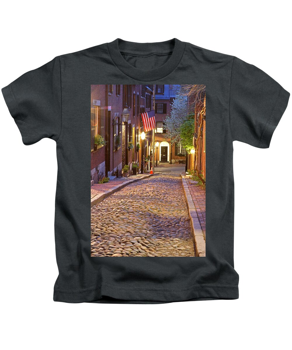 Acorn Kids T-Shirt featuring the photograph Acorn Street of Beacon Hill by Juergen Roth