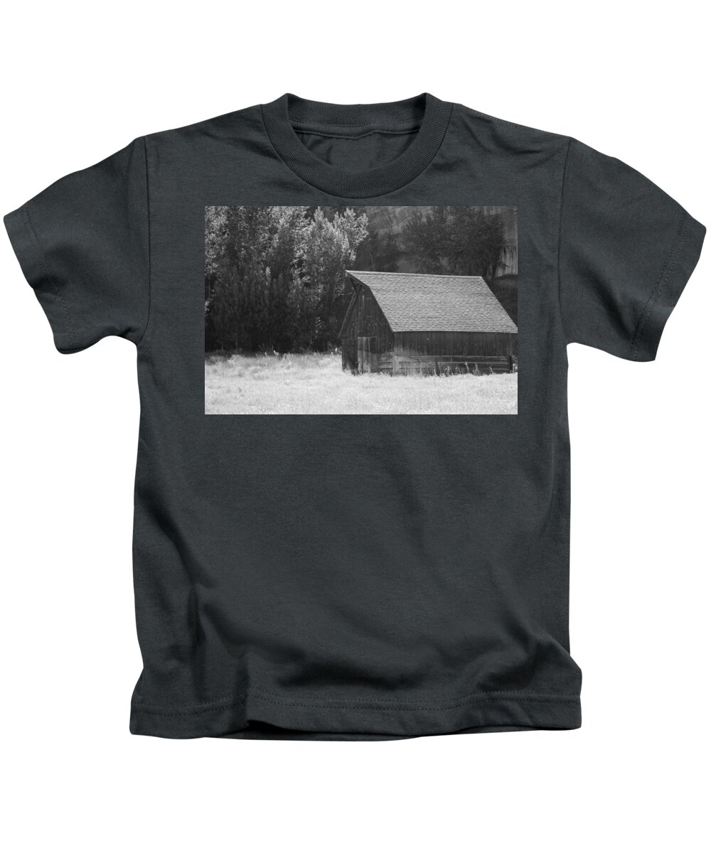 Barn Kids T-Shirt featuring the photograph Barn Out West by Natalie Rotman Cote