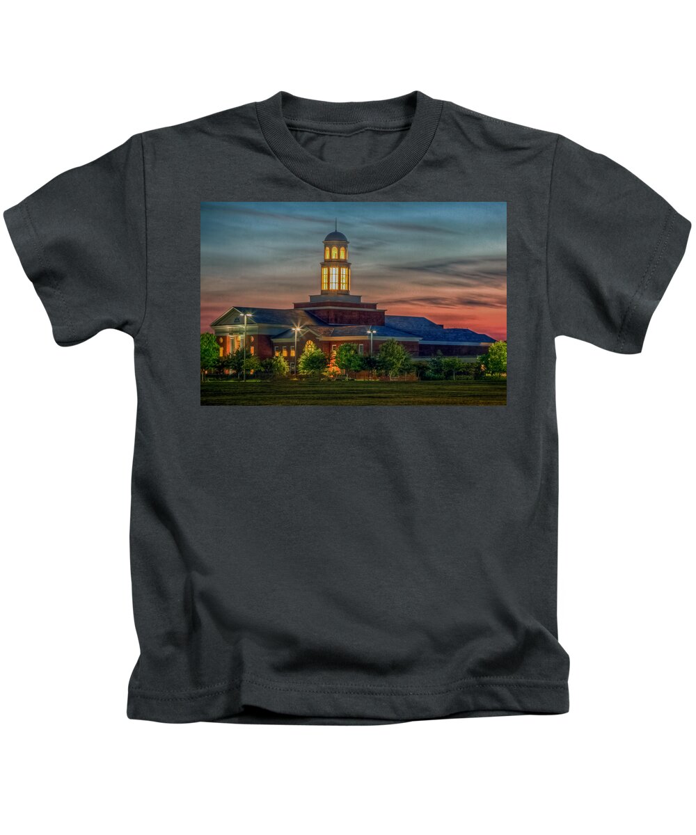 Library Kids T-Shirt featuring the photograph Christopher Newport University Trible Library at Sunset by Jerry Gammon